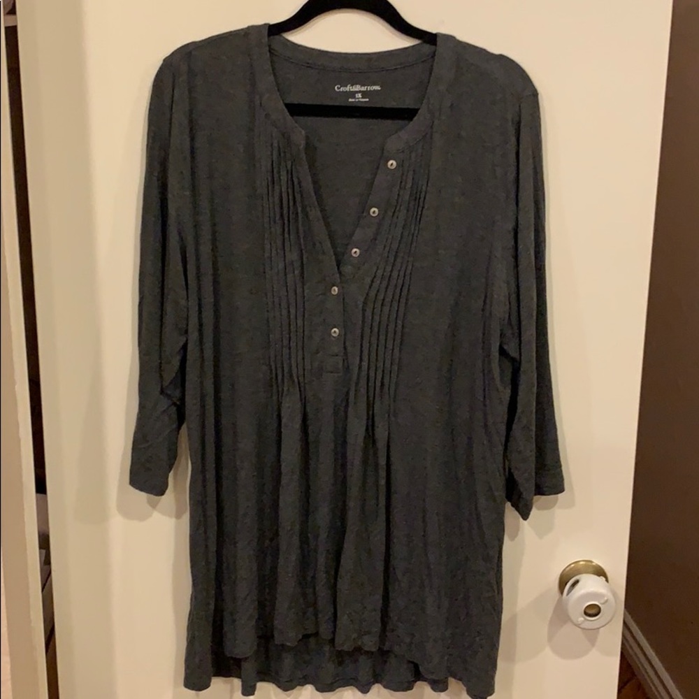 New w/o tags gray women’s top